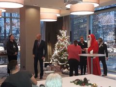 Gäste des Steigenberger Hotel Köln erfüllen Weihnachtswünsche bedürftiger Kinder